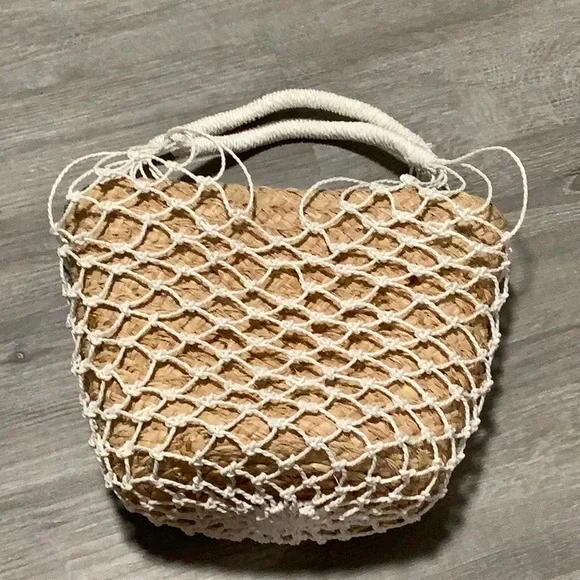 Crew Bags J Crew Tan And White Woven Straw Bucket Bag